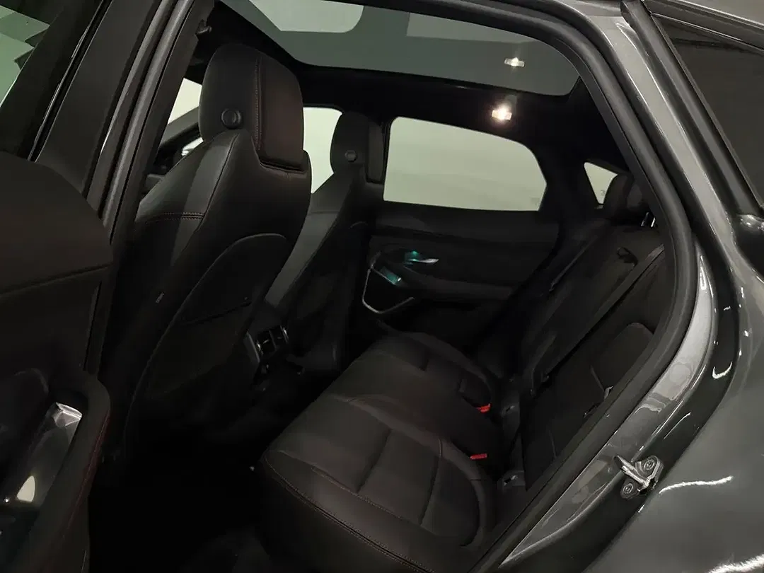 Jaguar E-Pace - Thumbnail 12