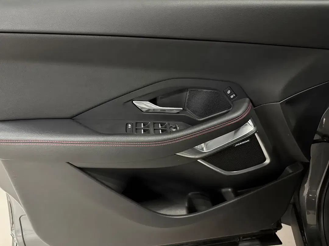 Jaguar E-Pace - Thumbnail 14