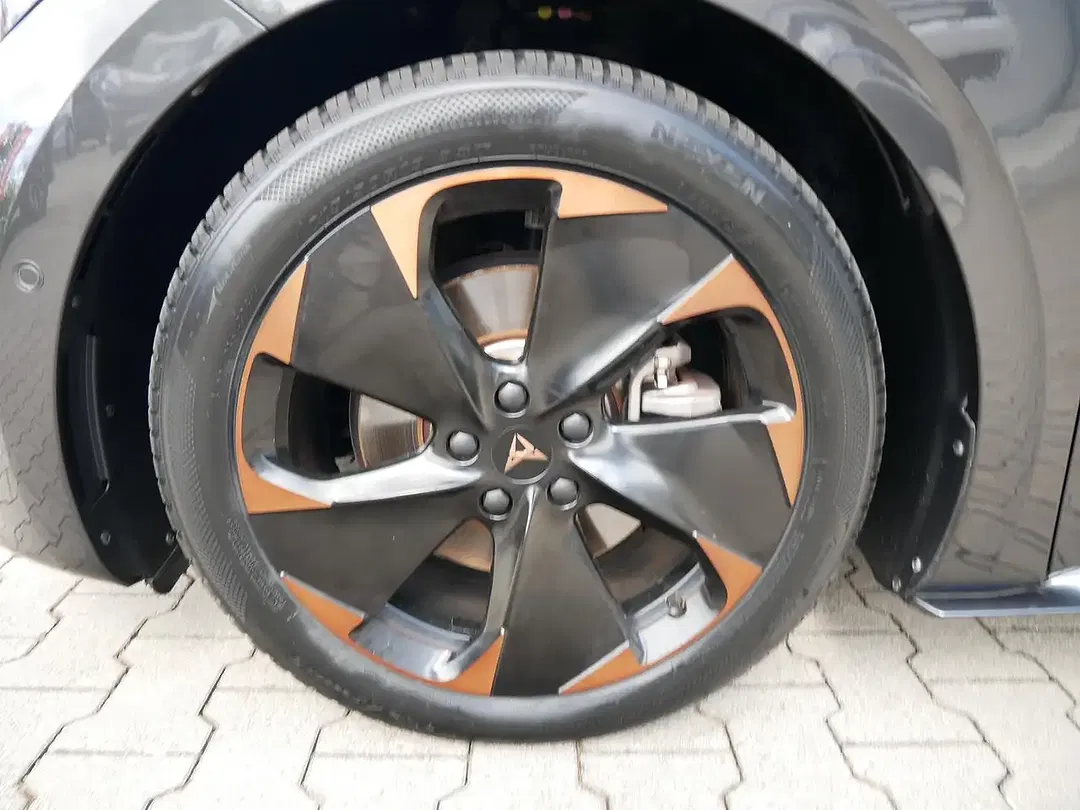 CUPRA Born - Thumbnail 9