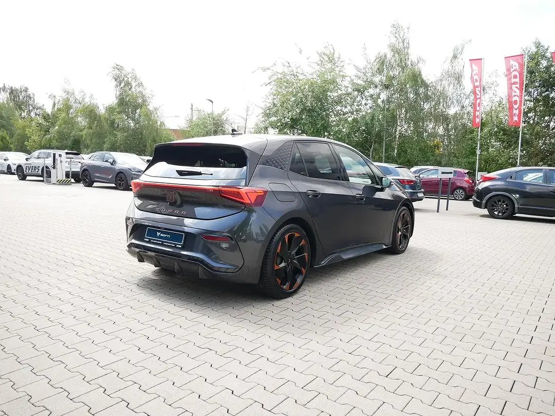 CUPRA Born - Thumbnail 5