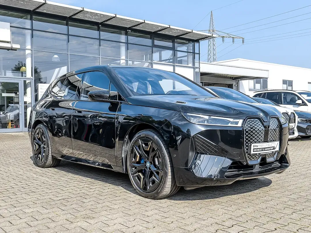 BMW iX - Thumbnail 6