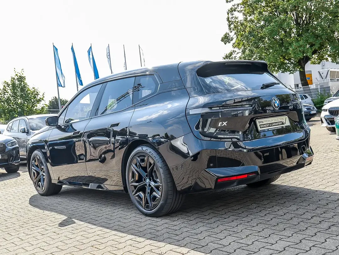 BMW iX - Thumbnail 7
