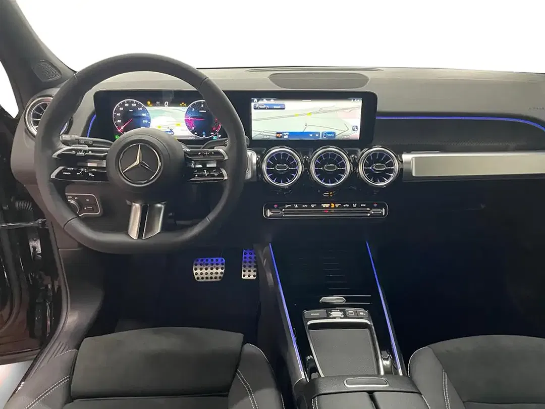Mercedes-Benz GLB 220 - Thumbnail 4