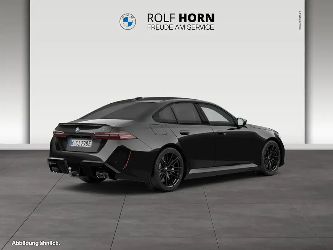 BMW M5 - Thumbnail 1