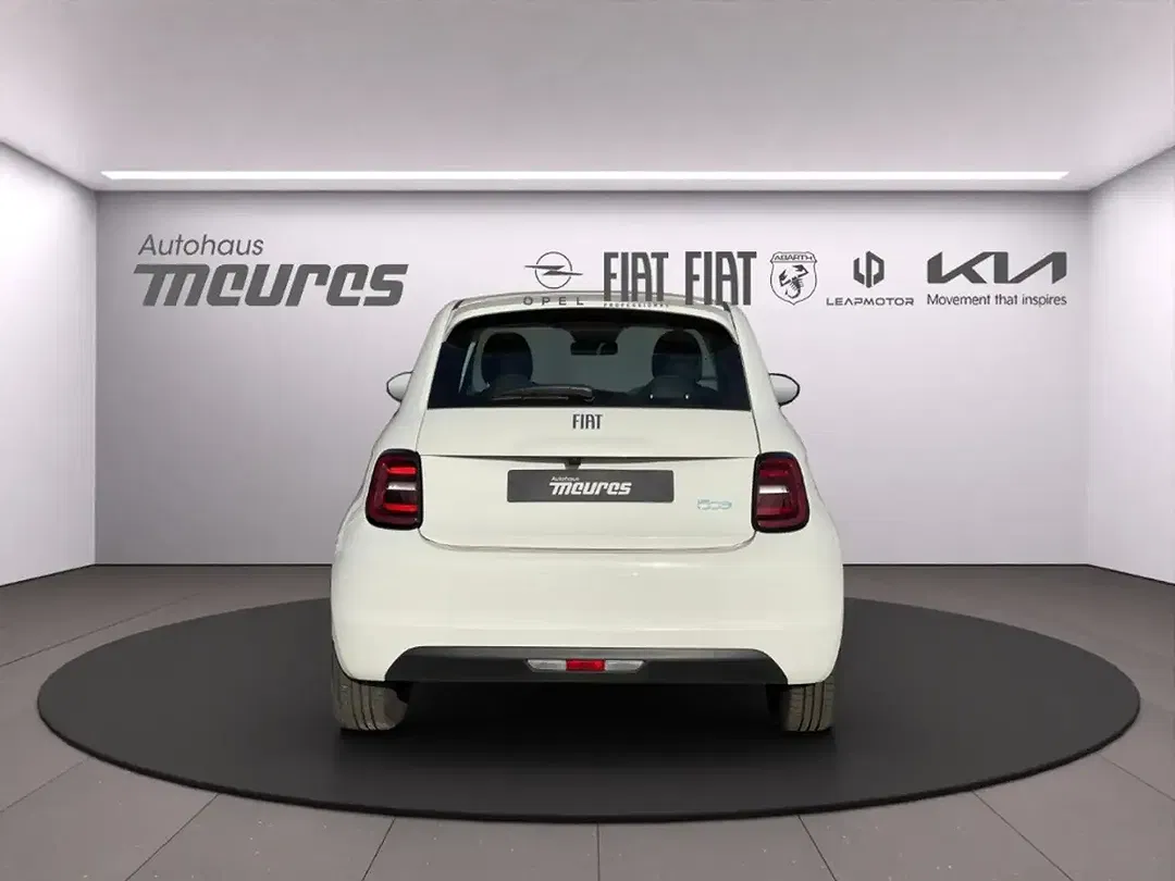 Fiat 500e - Thumbnail 3