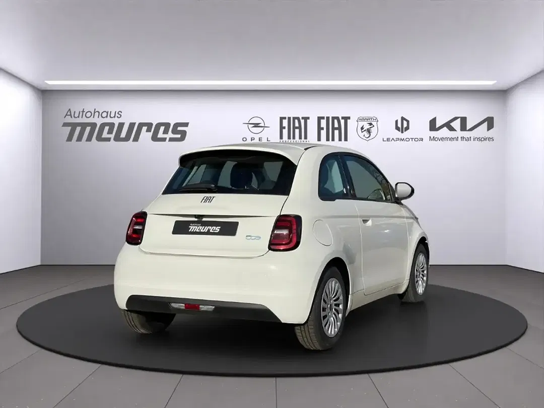 Fiat 500e - Thumbnail 4
