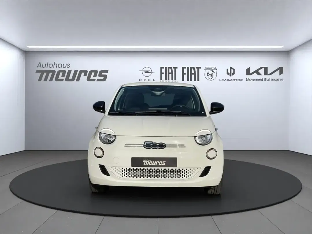 Fiat 500e - Thumbnail 6
