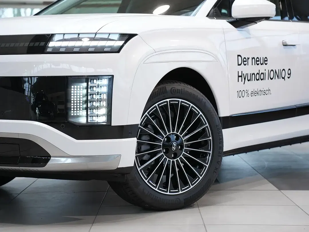 Hyundai IONIQ 9 - Thumbnail 8