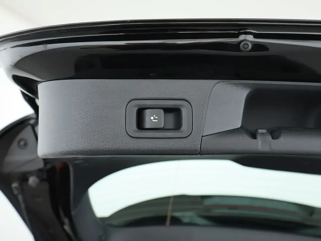 Mercedes-Benz B 200 - Thumbnail 24