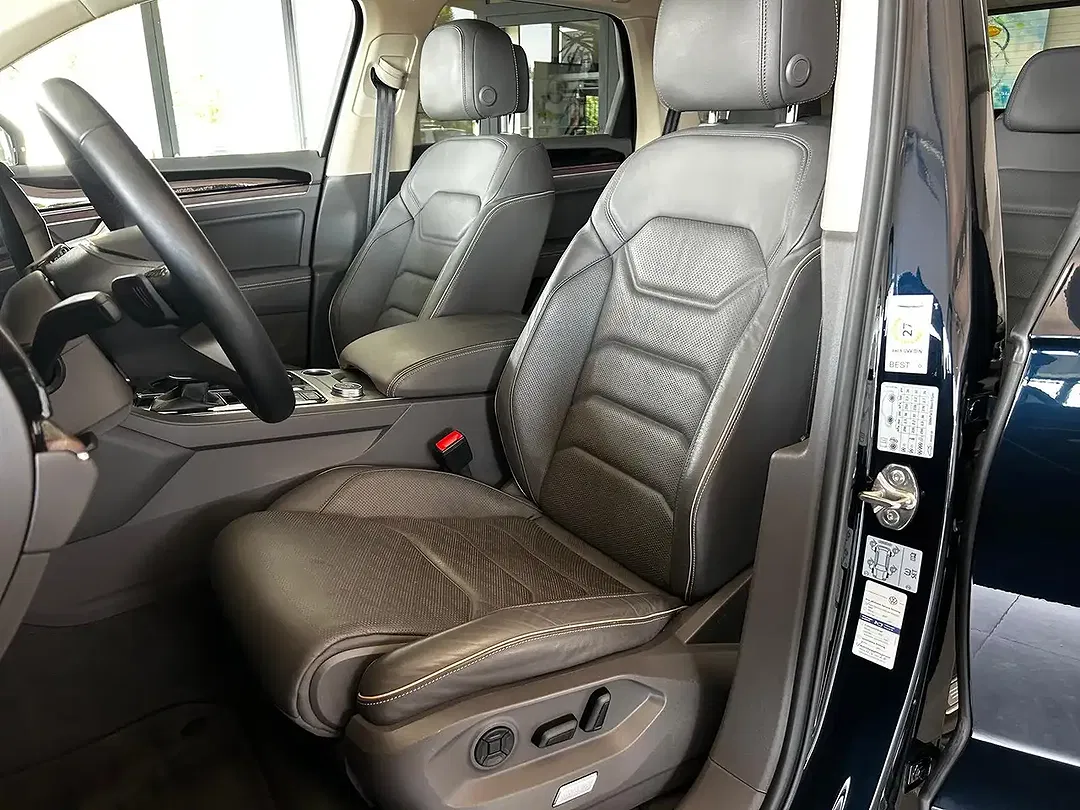 Volkswagen Touareg - Thumbnail 11