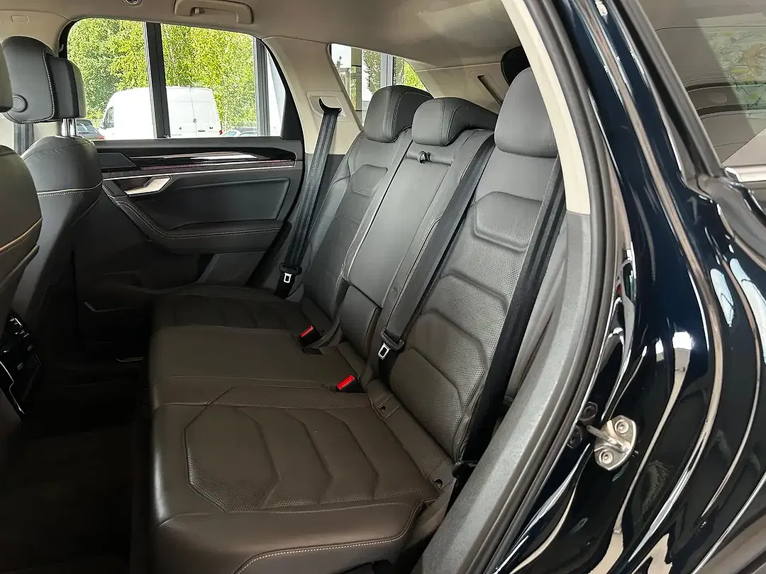 Volkswagen Touareg - Thumbnail 12