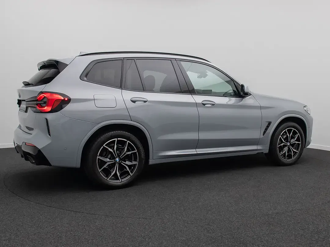 BMW X3 - Thumbnail 6
