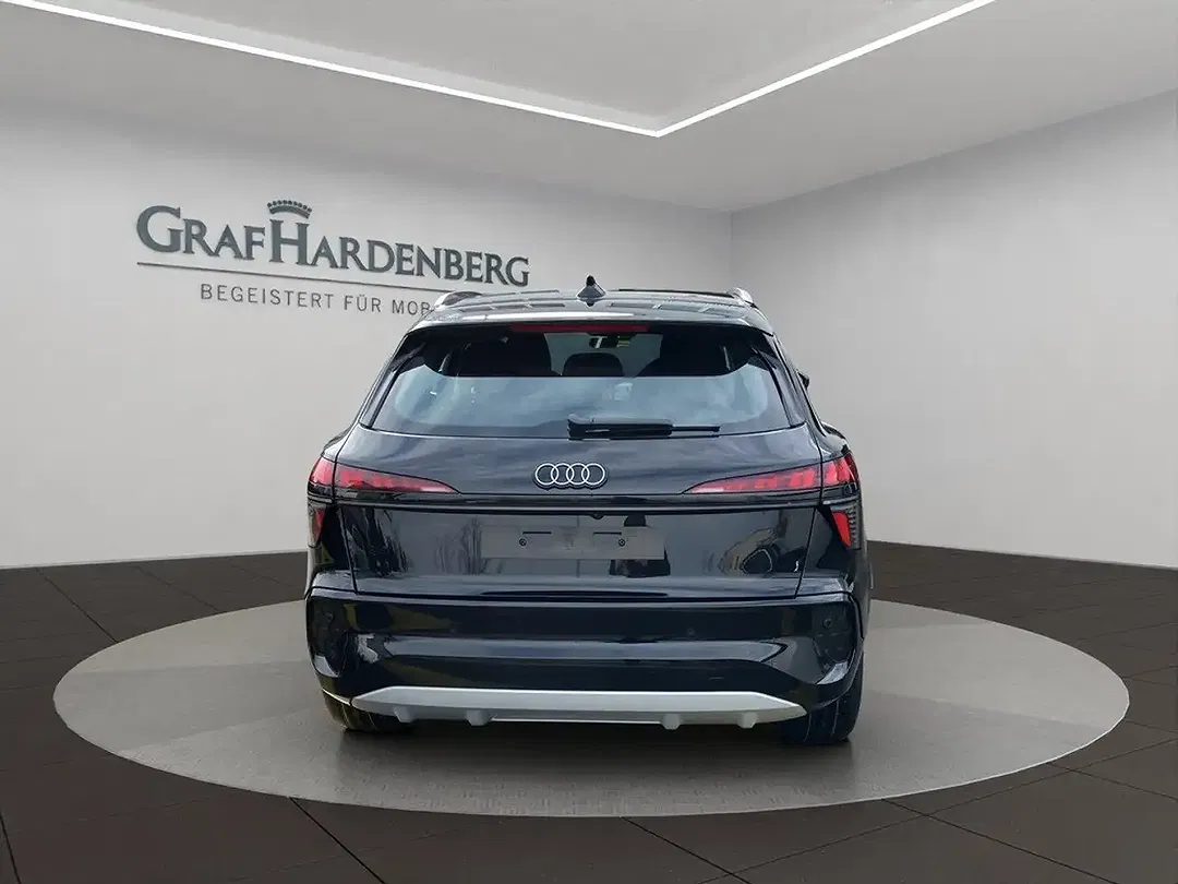 Audi Q3 - Thumbnail 4