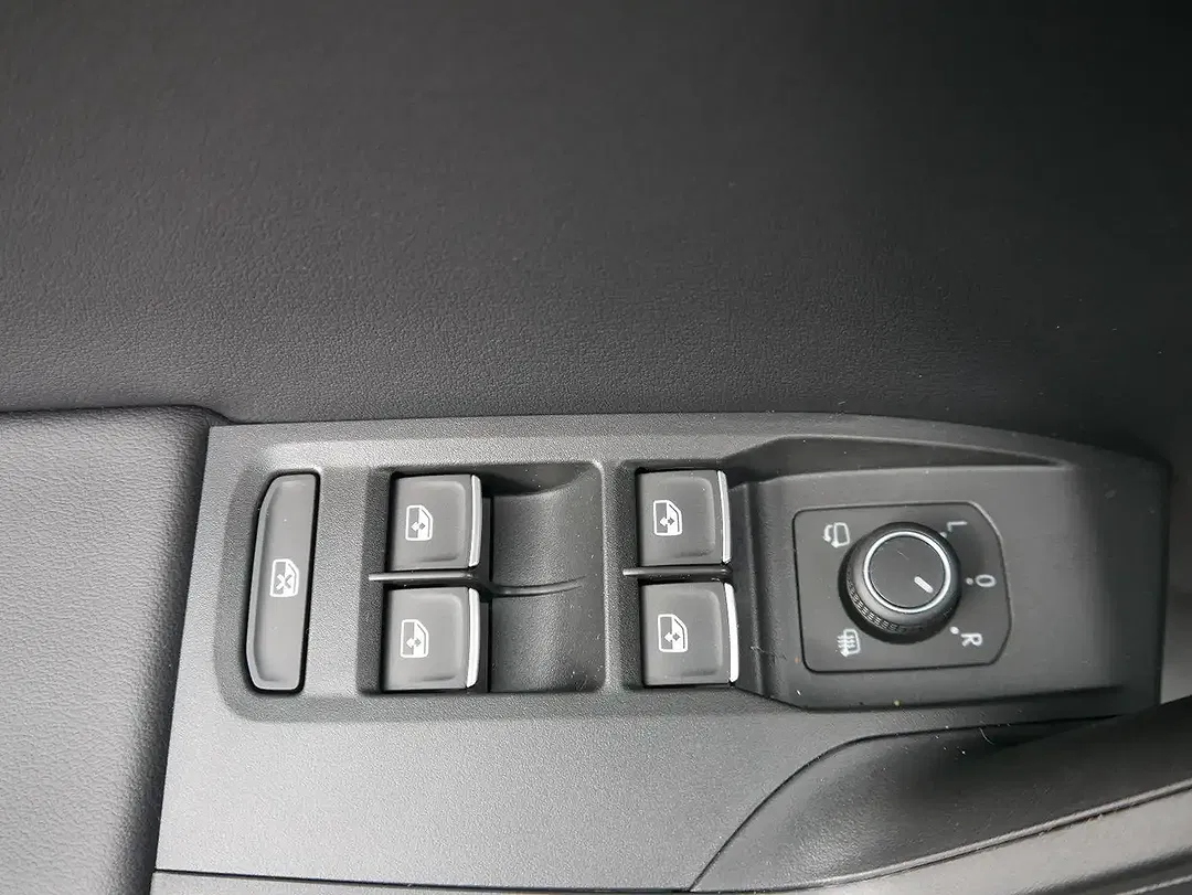 SEAT Leon - Thumbnail 8