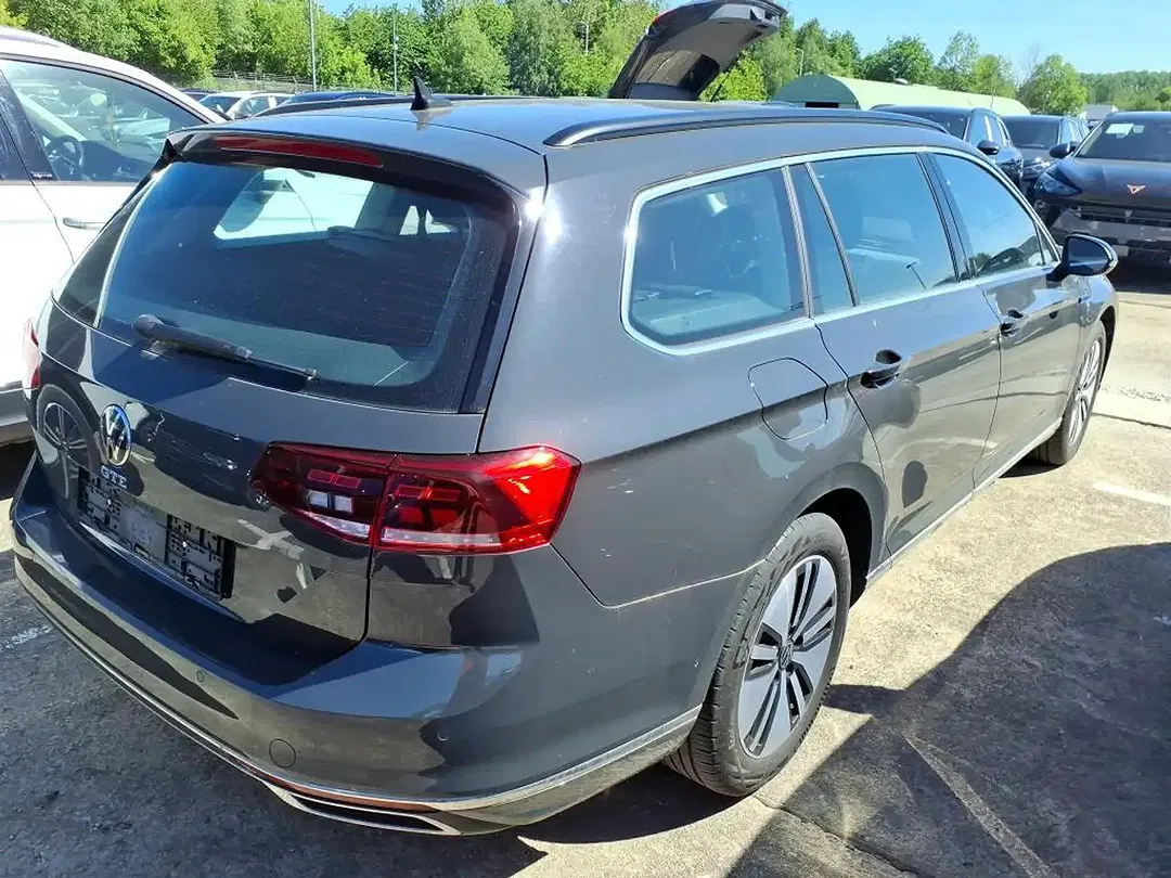Volkswagen Passat Variant - Thumbnail 5