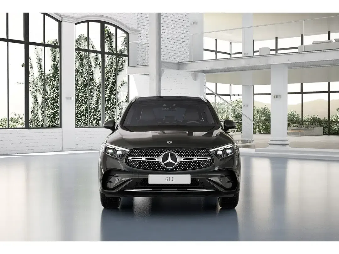 Mercedes-Benz GLC 300 - Thumbnail 3
