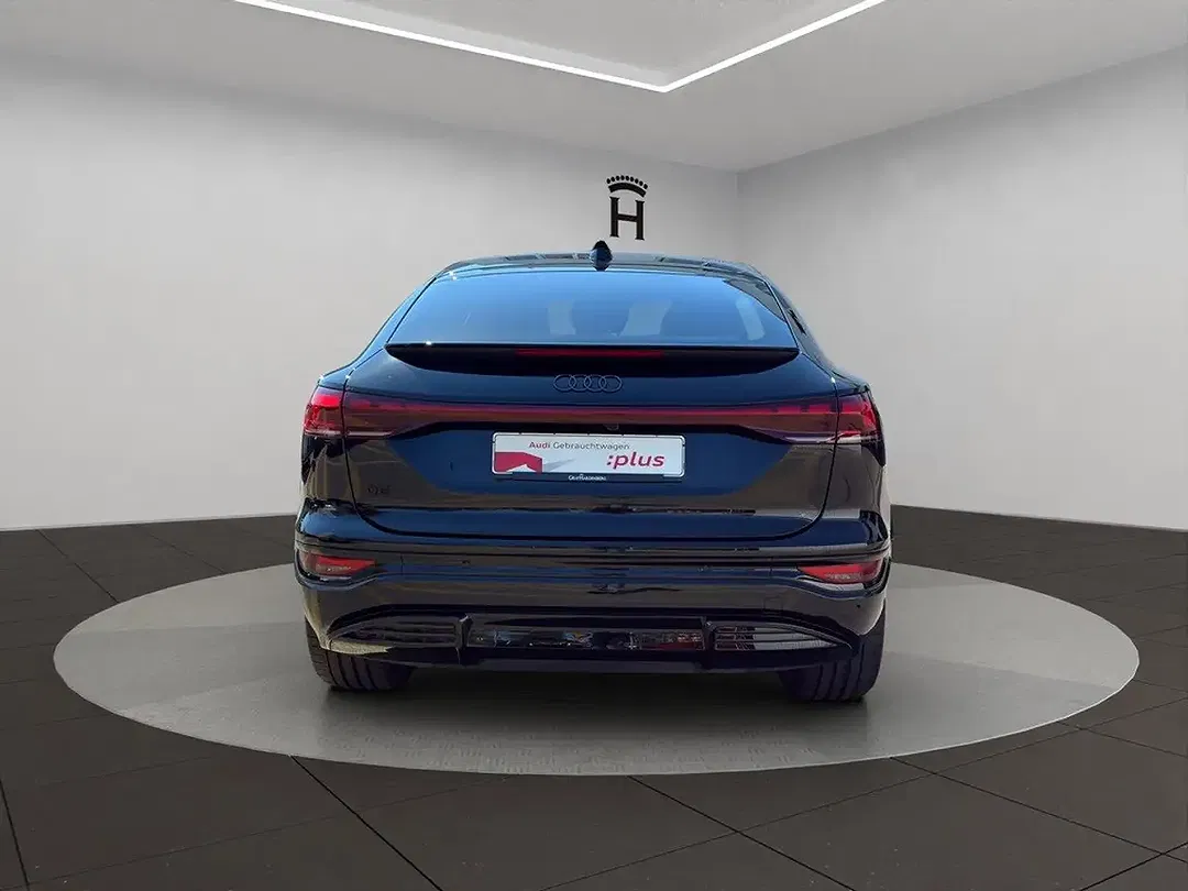 Audi Q6 e-tron - Thumbnail 3