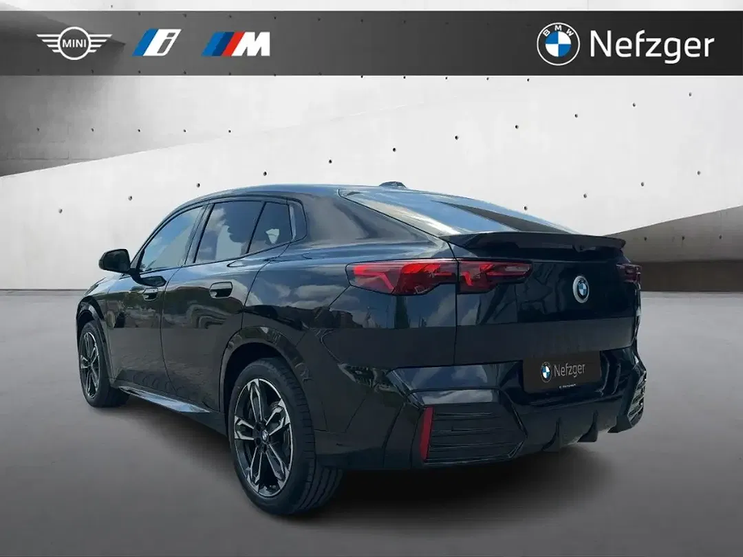 BMW X2 - Thumbnail 3
