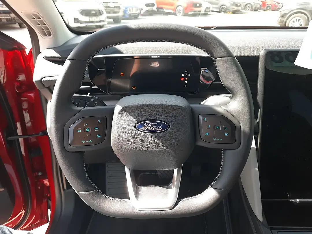 Ford Explorer - Thumbnail 14