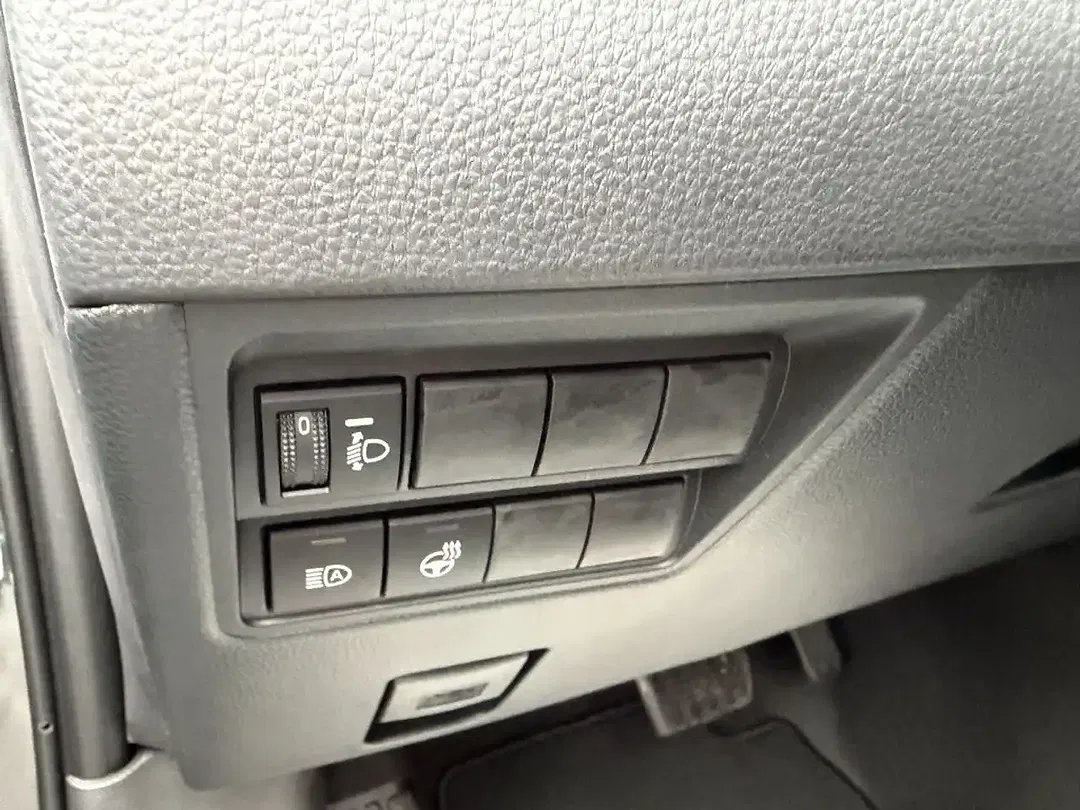 Toyota Yaris - Thumbnail 11