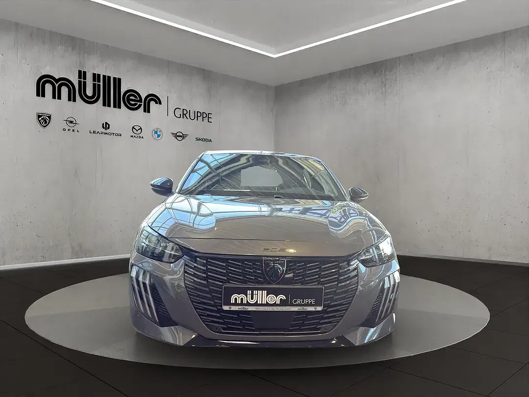 Peugeot 208 - Thumbnail 3