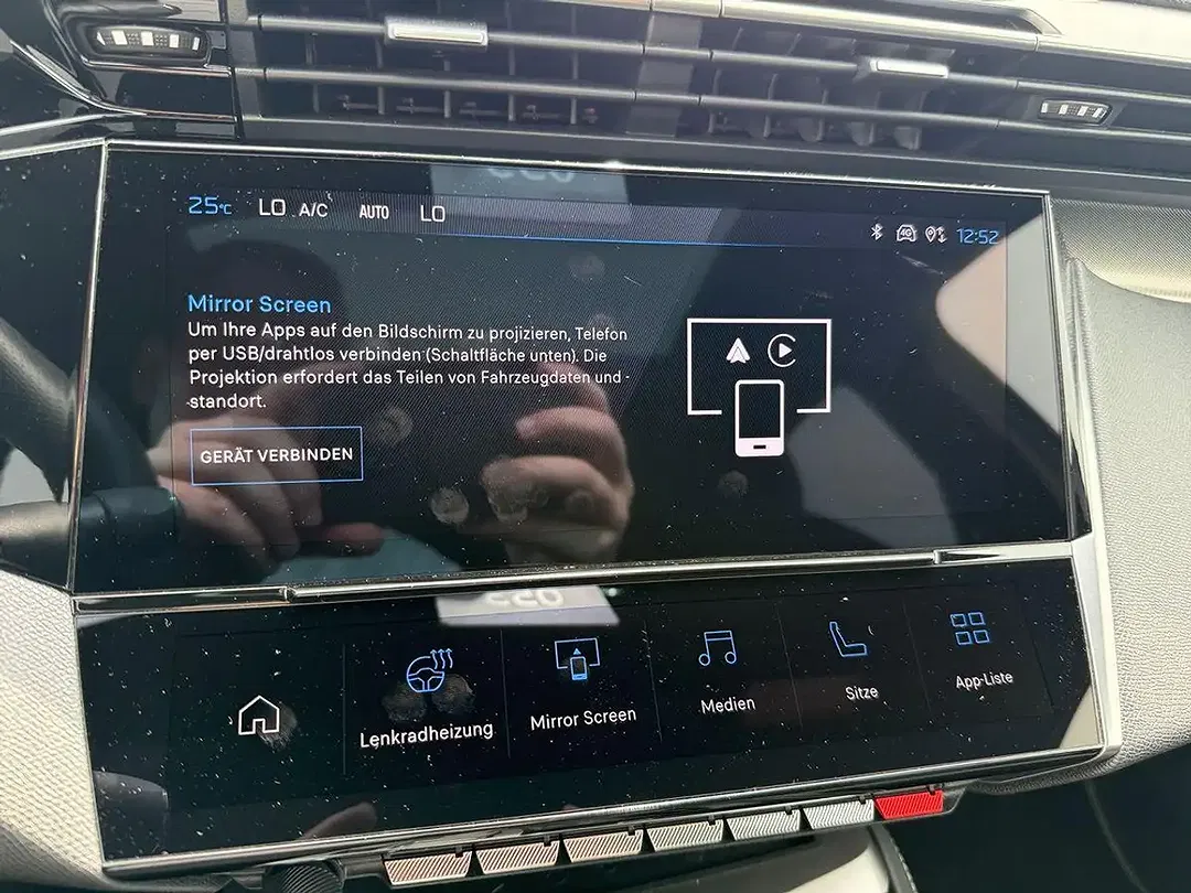 Peugeot 308 - Thumbnail 11