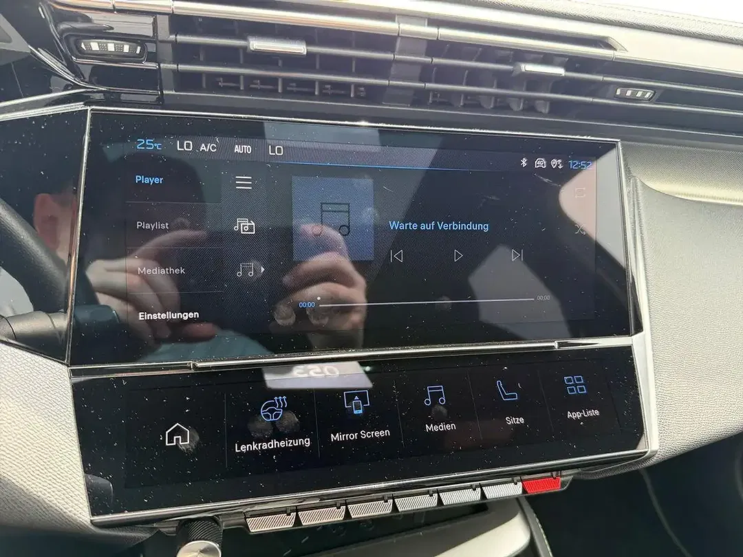Peugeot 308 - Thumbnail 12