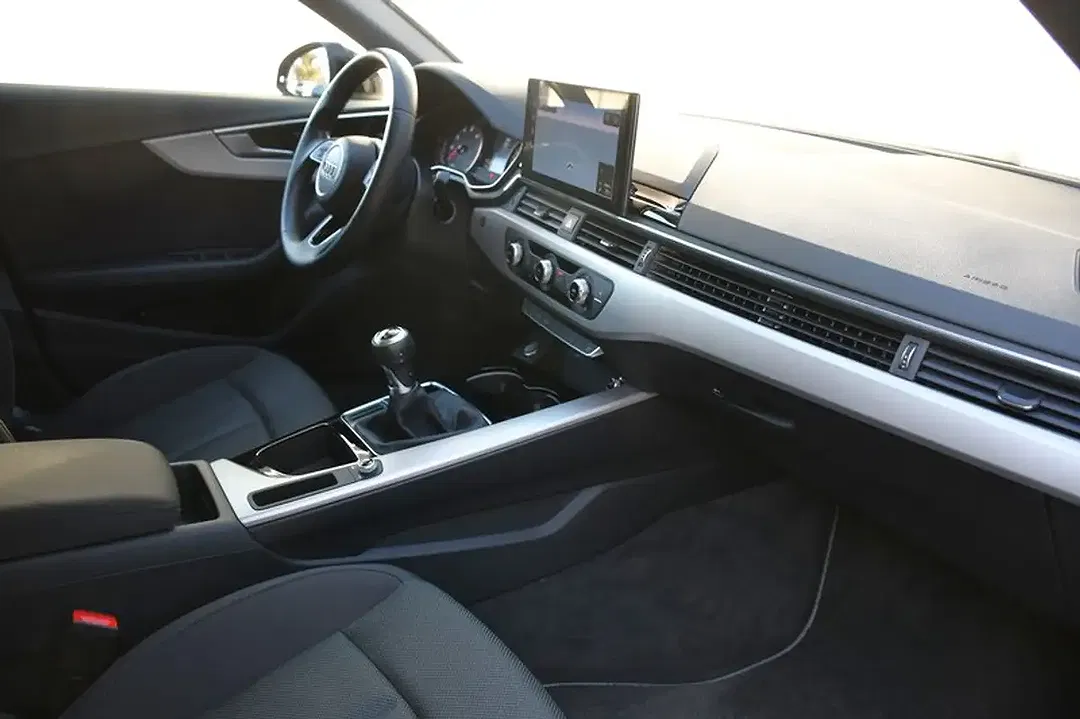 Audi A4 - Thumbnail 5