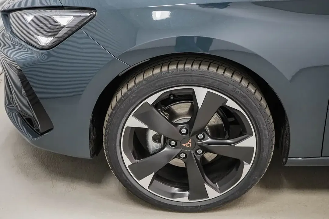 CUPRA Leon - Thumbnail 3