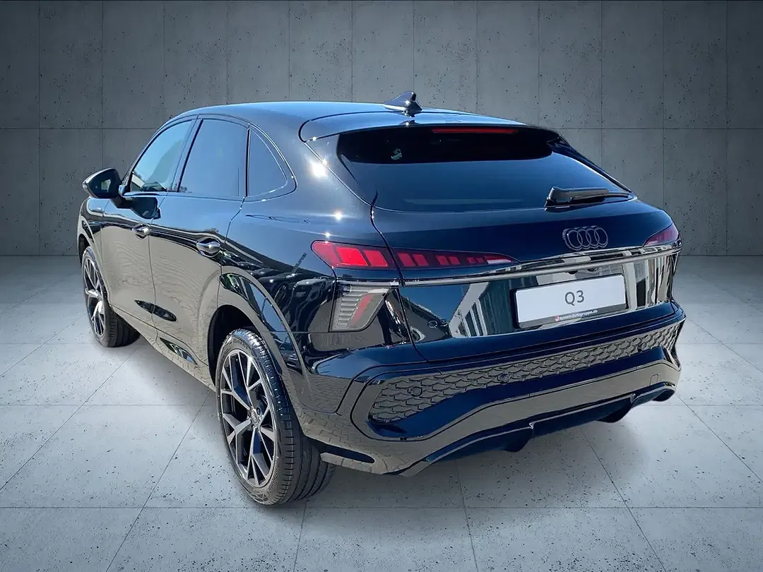 Audi Q3 - Thumbnail 3