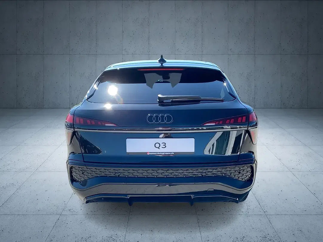Audi Q3 - Thumbnail 4