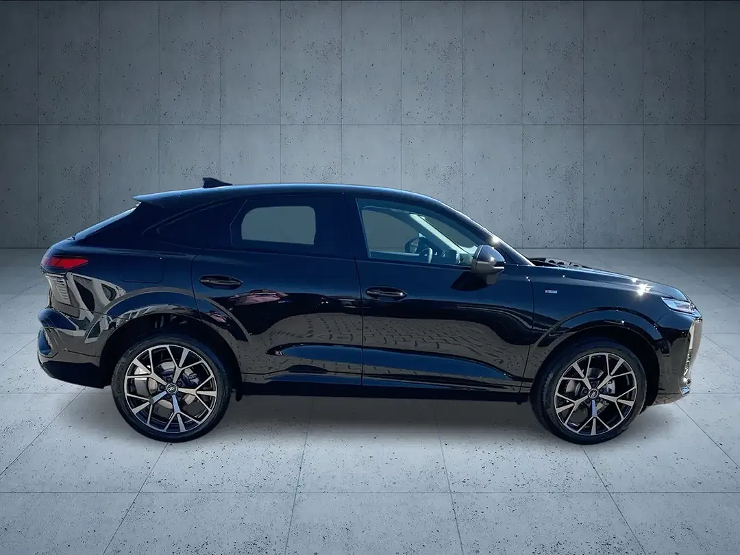 Audi Q3 - Thumbnail 5