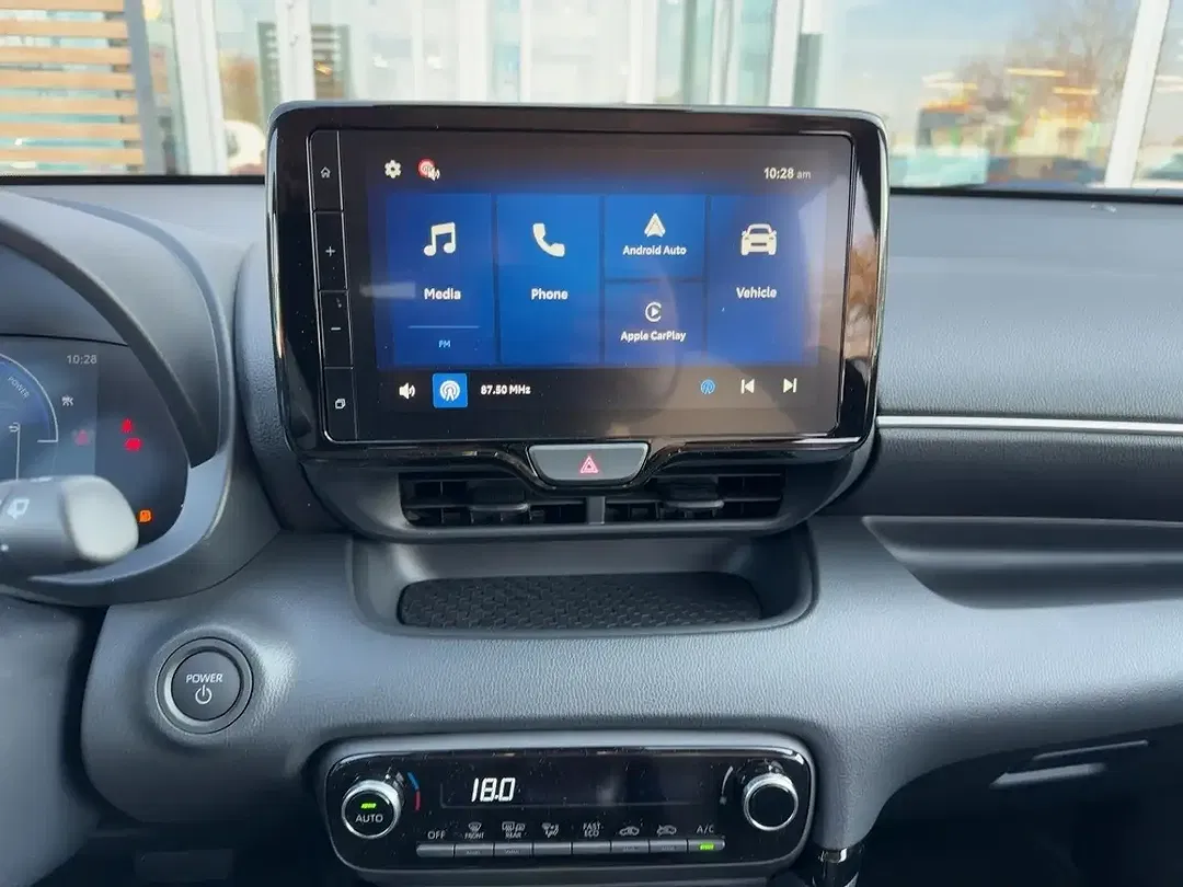 Toyota Yaris - Thumbnail 10