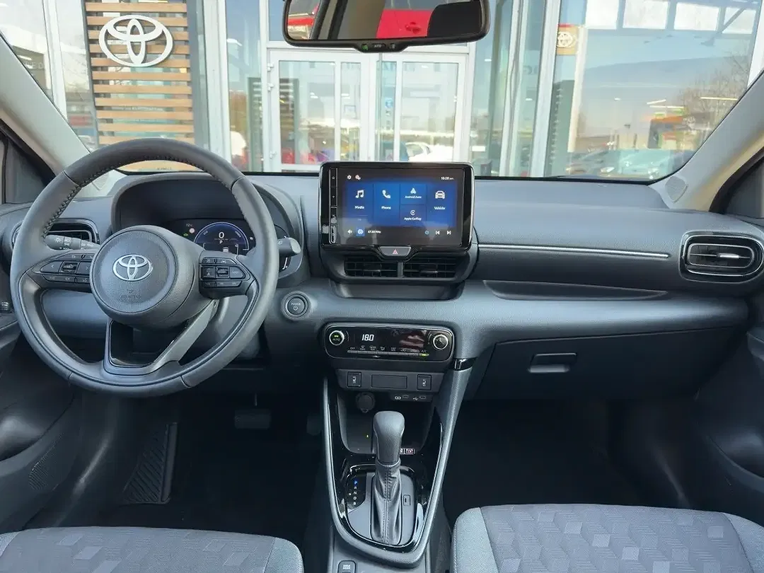 Toyota Yaris - Thumbnail 8