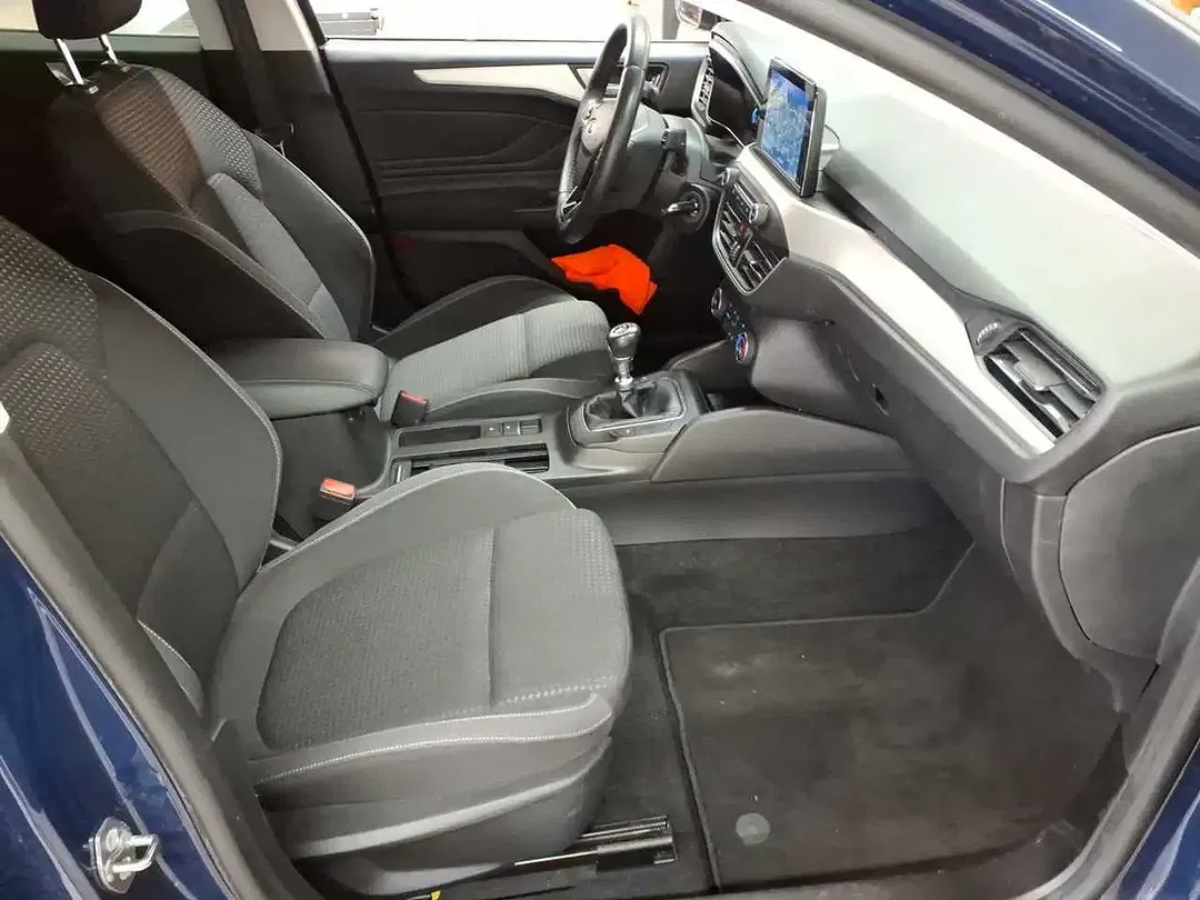 Ford Focus - Thumbnail 11