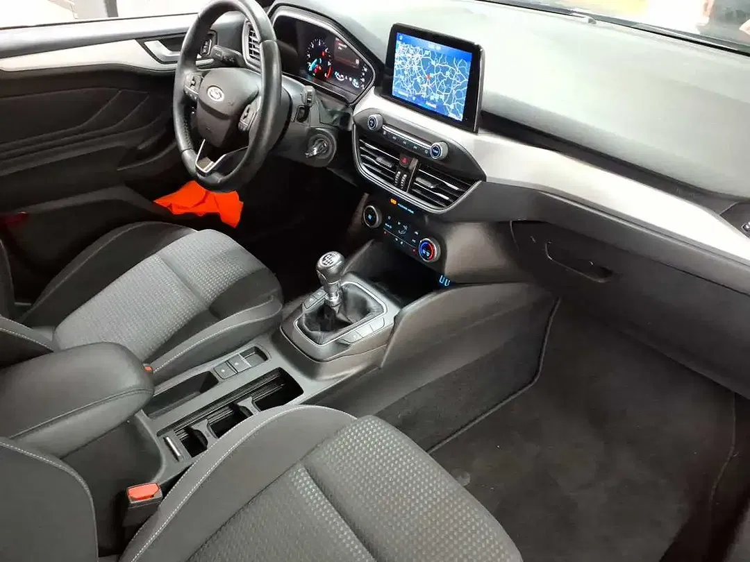 Ford Focus - Thumbnail 12