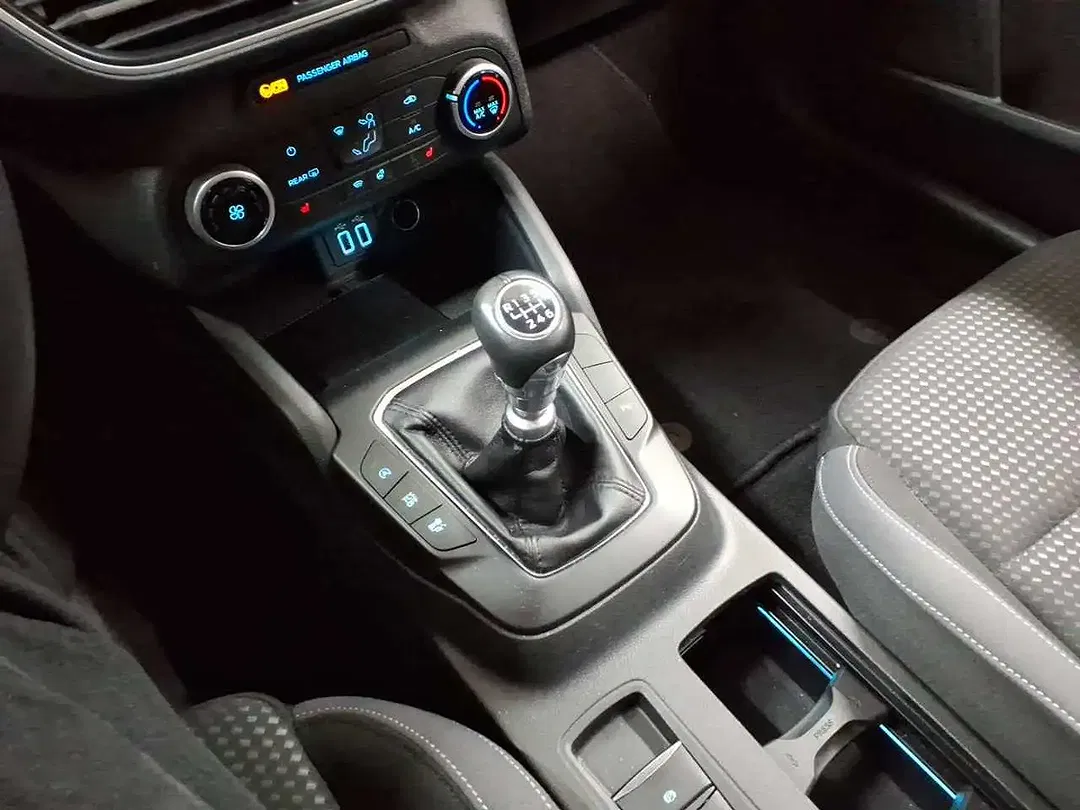 Ford Focus 2.0 EcoBoost Cool & Connect - foto 15