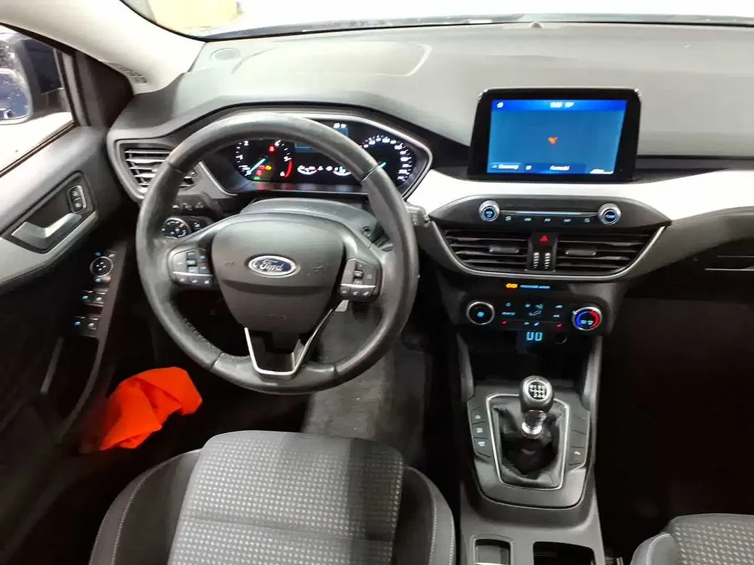 Ford Focus - Thumbnail 5