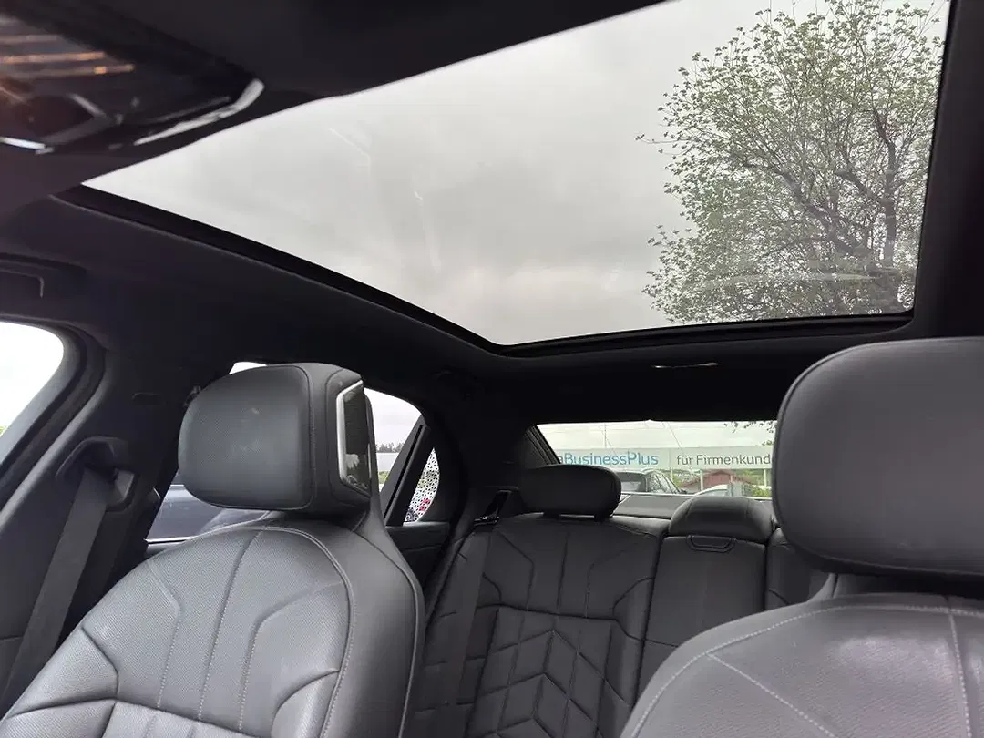 BMW 740 - Thumbnail 19