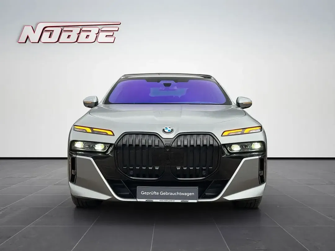 BMW 740 - Thumbnail 8