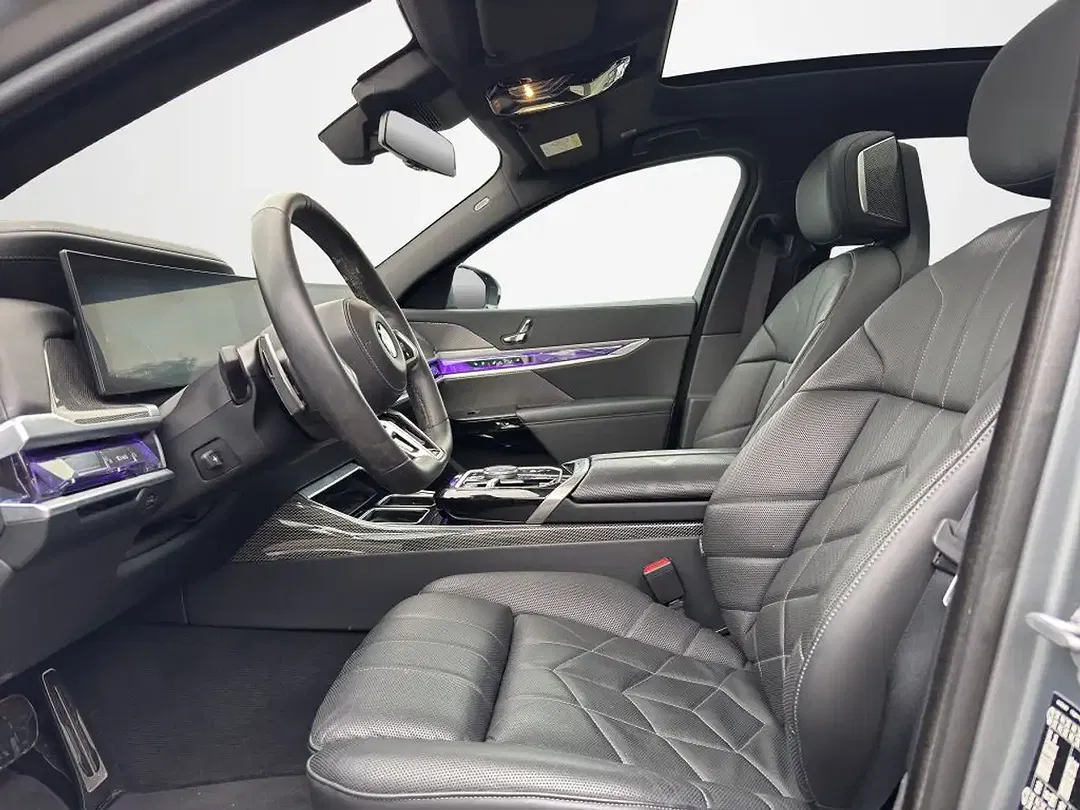 BMW 740 - Thumbnail 9