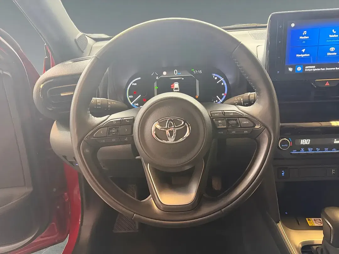 Toyota Yaris Cross - Thumbnail 12