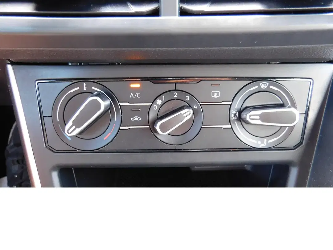 Volkswagen Polo - Thumbnail 7
