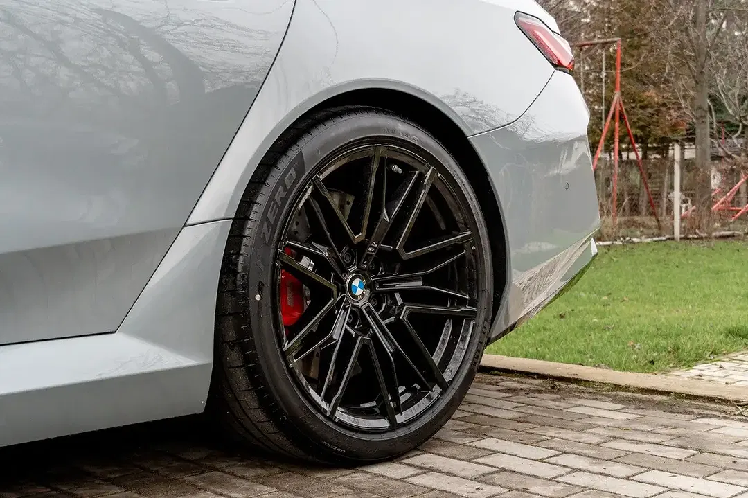 BMW M5 - Thumbnail 10