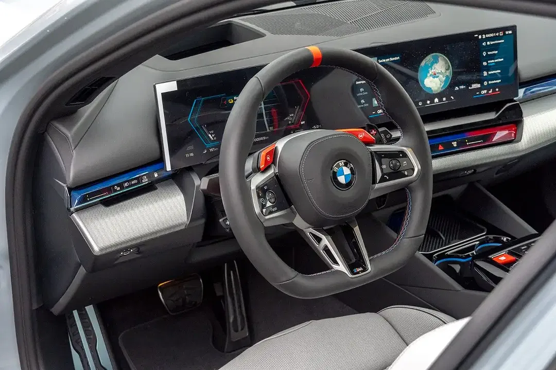 BMW M5 - Thumbnail 12