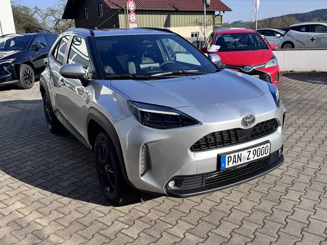 Toyota Yaris Cross - Thumbnail 6