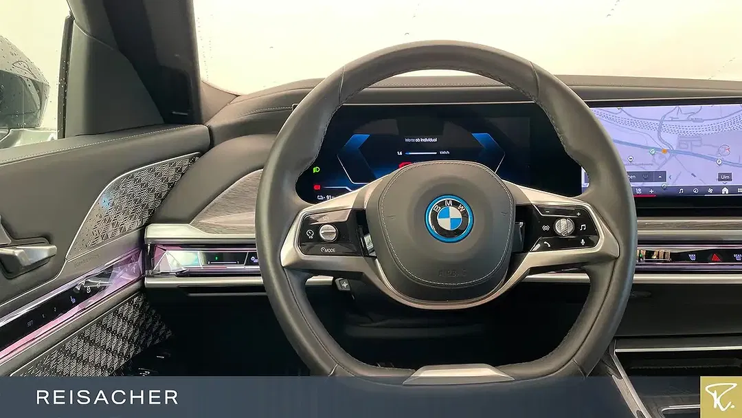 BMW i7 - Thumbnail 5