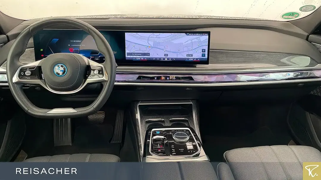 BMW i7 - Thumbnail 6