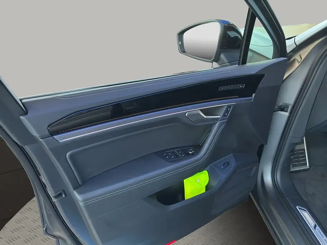 Volkswagen Touareg - Thumbnail 8