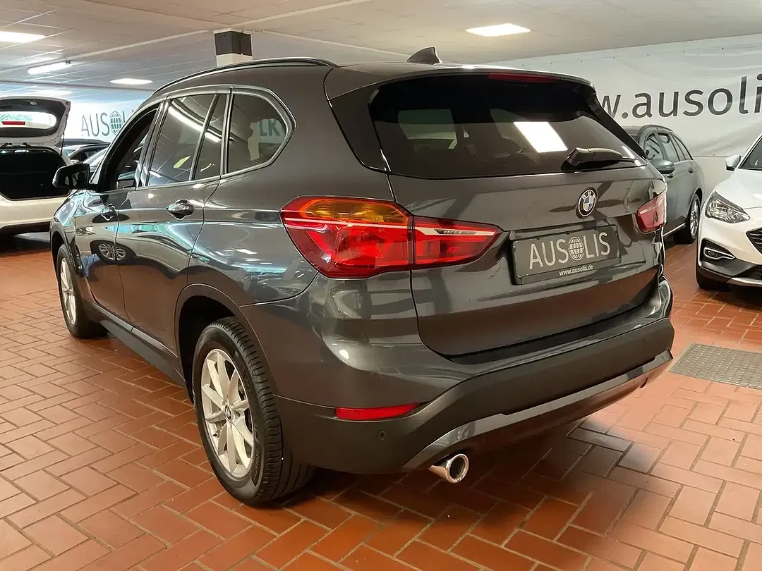 BMW X1 - Thumbnail 3